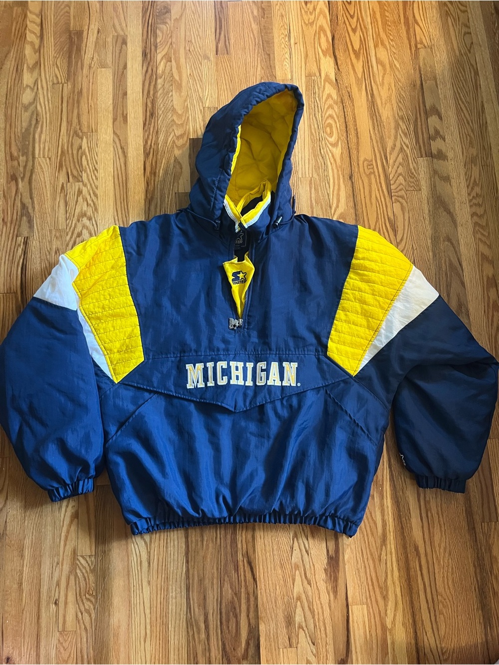 STARTER Michigan Hooded Puffer Jacket - Navy & Yellow